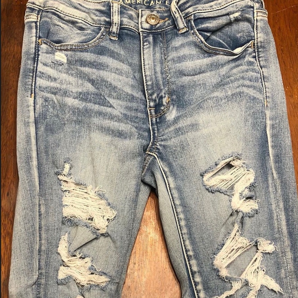 ripped american eagle skinny jeans